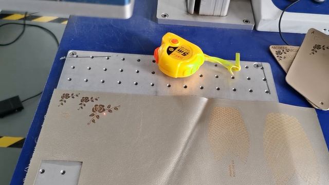 RF co2 laser marking machine -leather смотреть онлайн