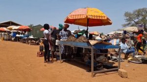 #82 Африканский рынок, где живу я