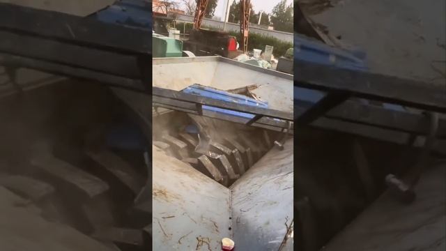 Процесс работы металлоизмельчителя. смотреть онлайн