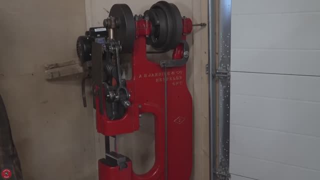 Реставрация механического молота 1920 ого года. (часть 2) смотреть онлайн