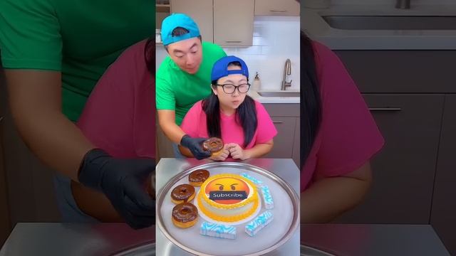 Ice cream challenge!🍨 Emoji cake vs donuts #funny #shorts смотреть онлайн