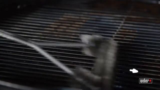 Как очистить решетку гриля Weber смотреть онлайн