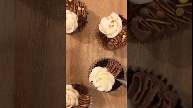 Easy Elegant Cupcake Design #Shorts смотреть онлайн