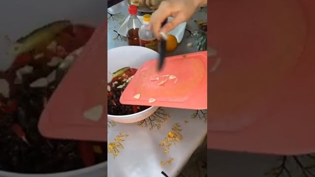 Острый салат смотреть онлайн