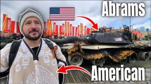 Американский морской пехотинец смотрит на захваченный американский танк в Москве 🇺🇸🇷🇺