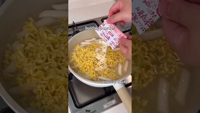 cheese carbonara buldak tteokbokki recipe #buldak #buldakramen #buldaknoodles #koreanramen #kfood смотреть онлайн