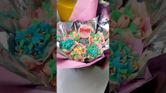 Mother's day flower cupcake bouquet 💐💞🌹✨#mothersday #happymothersday #flowercupcake #cupcakebouquet смотреть онлайн