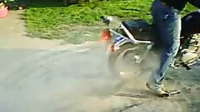 HONDA CUSTOM CM 125 PALJENJE 4 смотреть онлайн