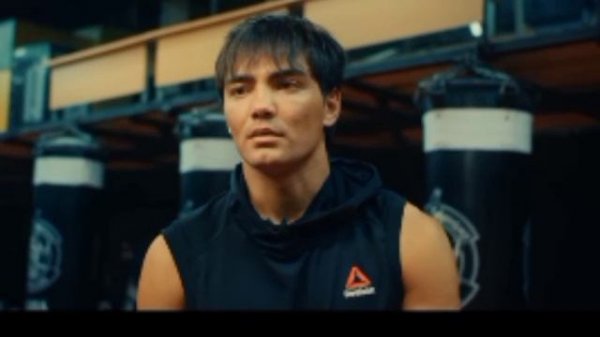 Нигина Амонкулова - Баргард 

Nigina Amonqulova - Bargard ( Official Music Video)