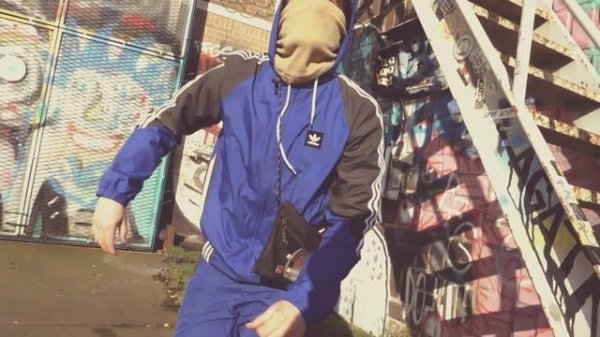 Wakker voor de wekker - bezem altijd wakker niet hier don andersom