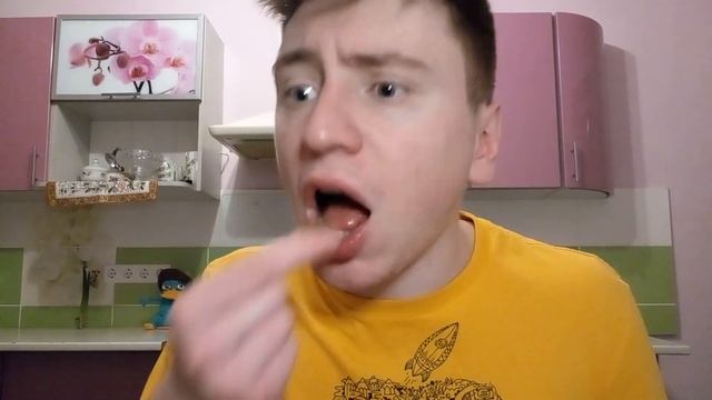 Денис Френдлі Пробує Горіхову Пасту З Какао nutella з Kinder CHOCOLATE смотреть онлайн