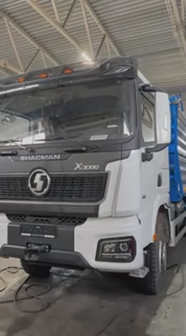 Изготовили бортовой зерновоз на шасси Shacman смотреть онлайн