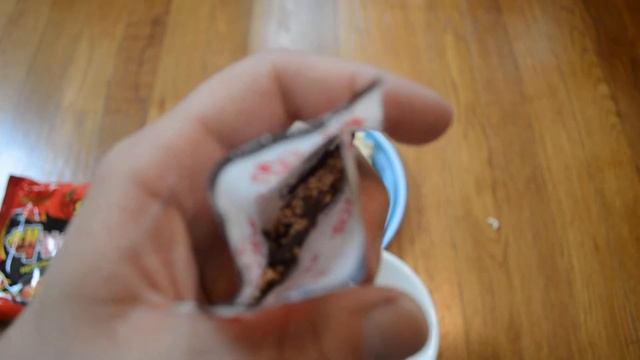 Unboxing Samyang 2X Spicy Hot Chicken Flavor Ramen Packet смотреть онлайн