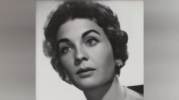 Ожившие фотографии Коко Шанель при помощи нейросетей