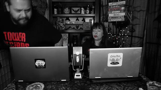 Cheesecake Clouds and Tom Jones Concerts смотреть онлайн