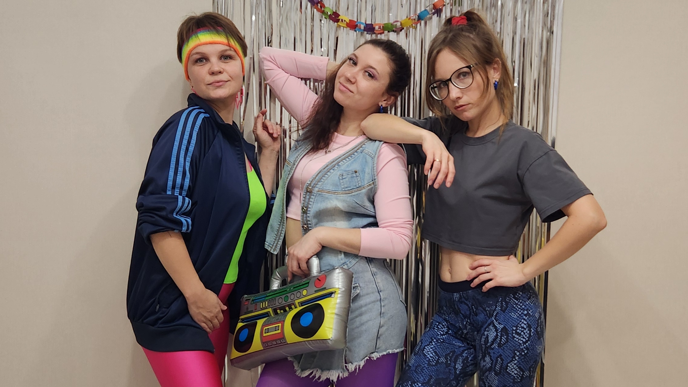 ОТМЕЧАЕМ НОВЫЙ ГОД В СТИЛЕ 90-Х/ПОЛУЧИЛА ПОДАРОК, О КОТОРОМ ДАВНО МЕЧТАЛА смотреть онлайн