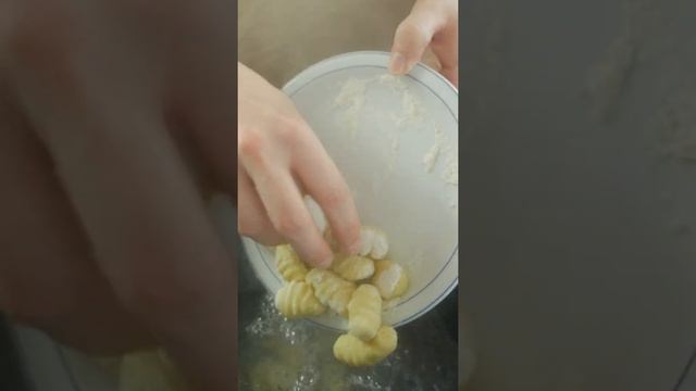 Homemade Potato Gnocchi are unbeatable! Recipe #shorts смотреть онлайн