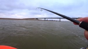 Поиск и Ловля судака ранней весной "НА ТАПКИ" !! Super Vivo 882mh 10-42 в работе.