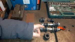 УАЗ Патриот. Устраняем скрипы и стуки подвески или замена втулок и стоек переднего стабилизатора.