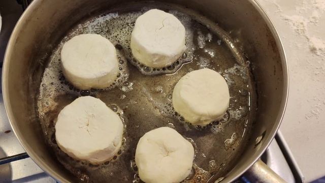 Шедевры не выходя из дома. Нежные сырники с кусочками фруктов. смотреть онлайн