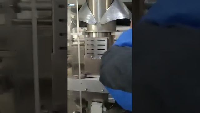 Автоматизированная 2 кг соевого соуса вертикальная упаковочная машина смотреть онлайн
