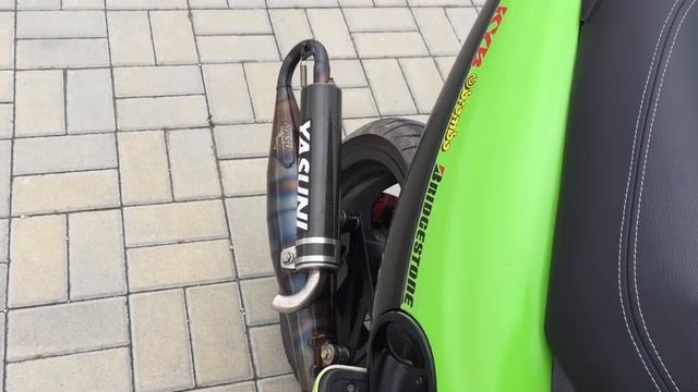 Malaguti F12 DR Evo 70, Yasuni C16 смотреть онлайн