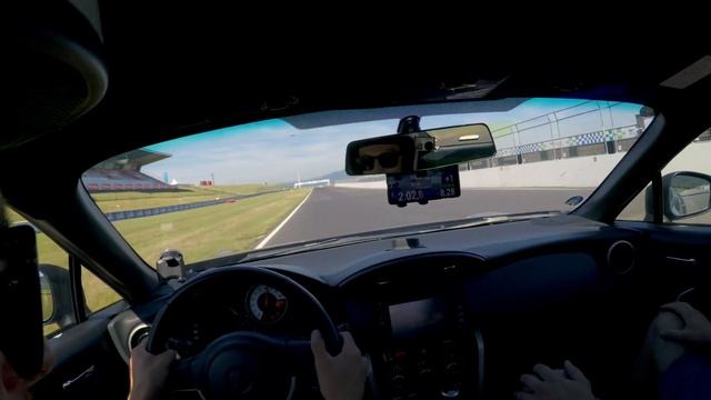 Toyota GT86 racetrack POV смотреть онлайн