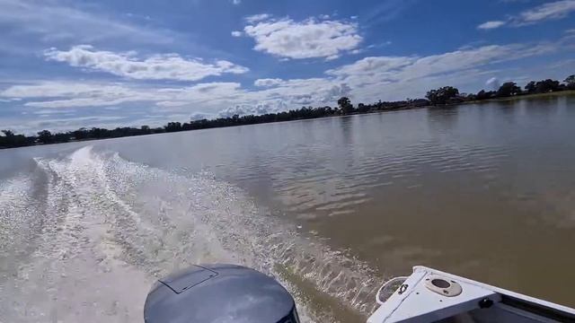 3.7m Stessl Edgetracker with 20hp 2t Yamaha. смотреть онлайн