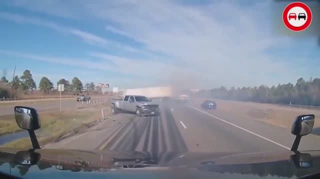 Шокирующие Аварии и ДТП. Лобовые столкновения на встречной полосе. НЕ ДЛЯ СЛАБОНЕРВНЫХ!!! смотреть онлайн