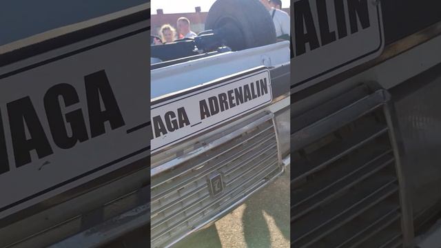 ЭТО ЧТО ЗА АППАРАТ?! ВАЗ ВВЕРХ НОГАМИ НА АЗИМУТЕ #bass #speakers #caraudio #subwoofers #автозвук смотреть онлайн