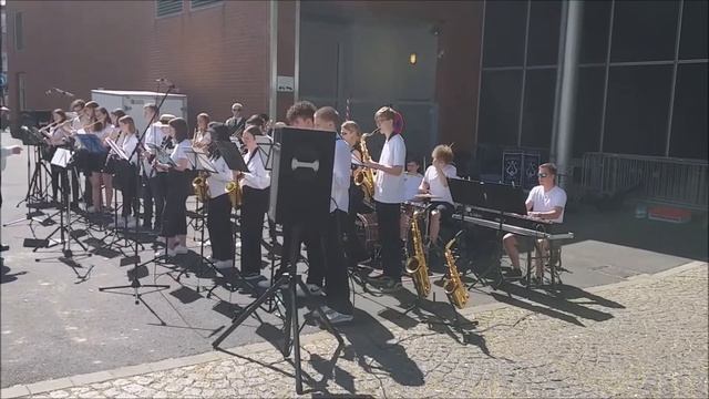 Burritos to go - The Alsdorf High School Orchestra смотреть онлайн