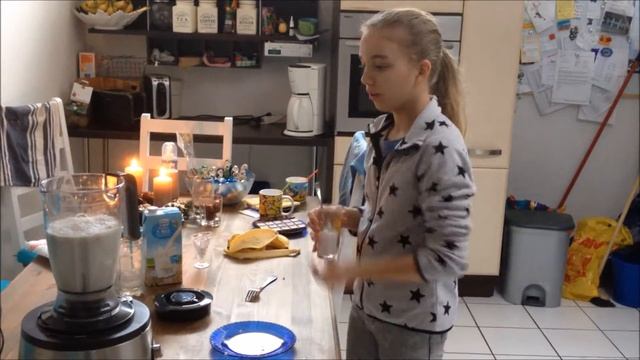 Bananen - Milchshake / Mолочный коктейль из Бананa смотреть онлайн