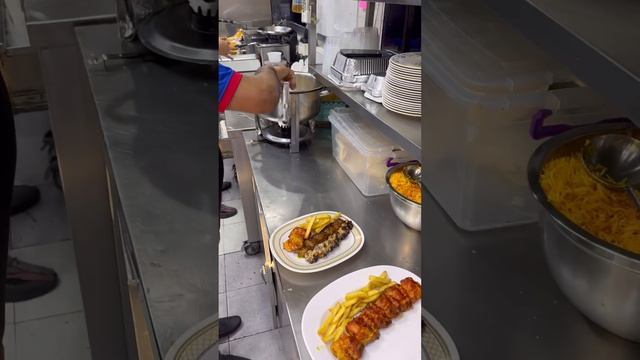 We’re at Al Ustad Special Kabab for some of the best mixed kebabs and chippies we’ve ever had 🥙🍟 смотреть онлайн