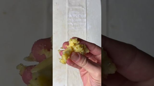 Ramadan Appetizer: Cheesy Potato Sambousek 🌱🥔 смотреть онлайн