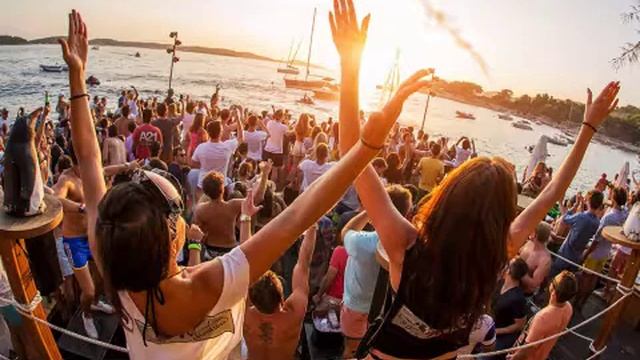 DJ Korica - Funky mix смотреть онлайн