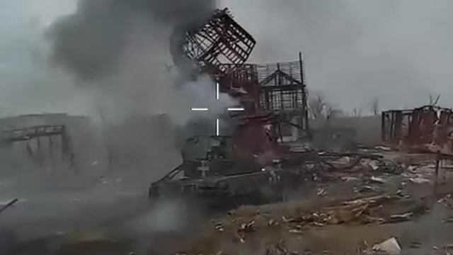 Не только Курская область: наши ФПВ жгут вражескую технику в Тернах на Лиманском направлении смотреть онлайн