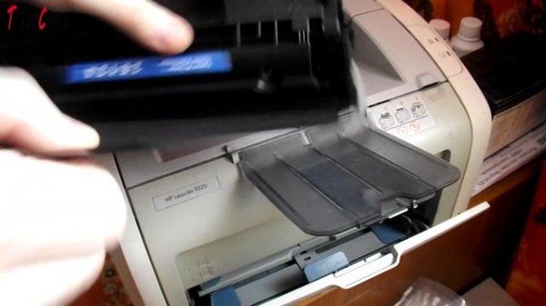 Установка картриджа в принтер HP 1020