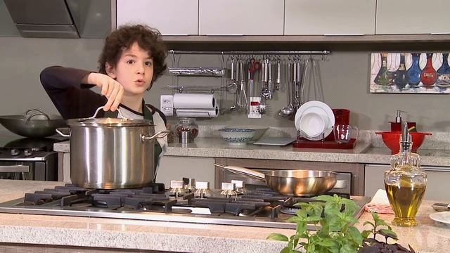 TODO MUNDO COZINHA COM AZEITE ESPANHOL - A RECEITA DE PENNE DE JOANA E TOMÁS смотреть онлайн