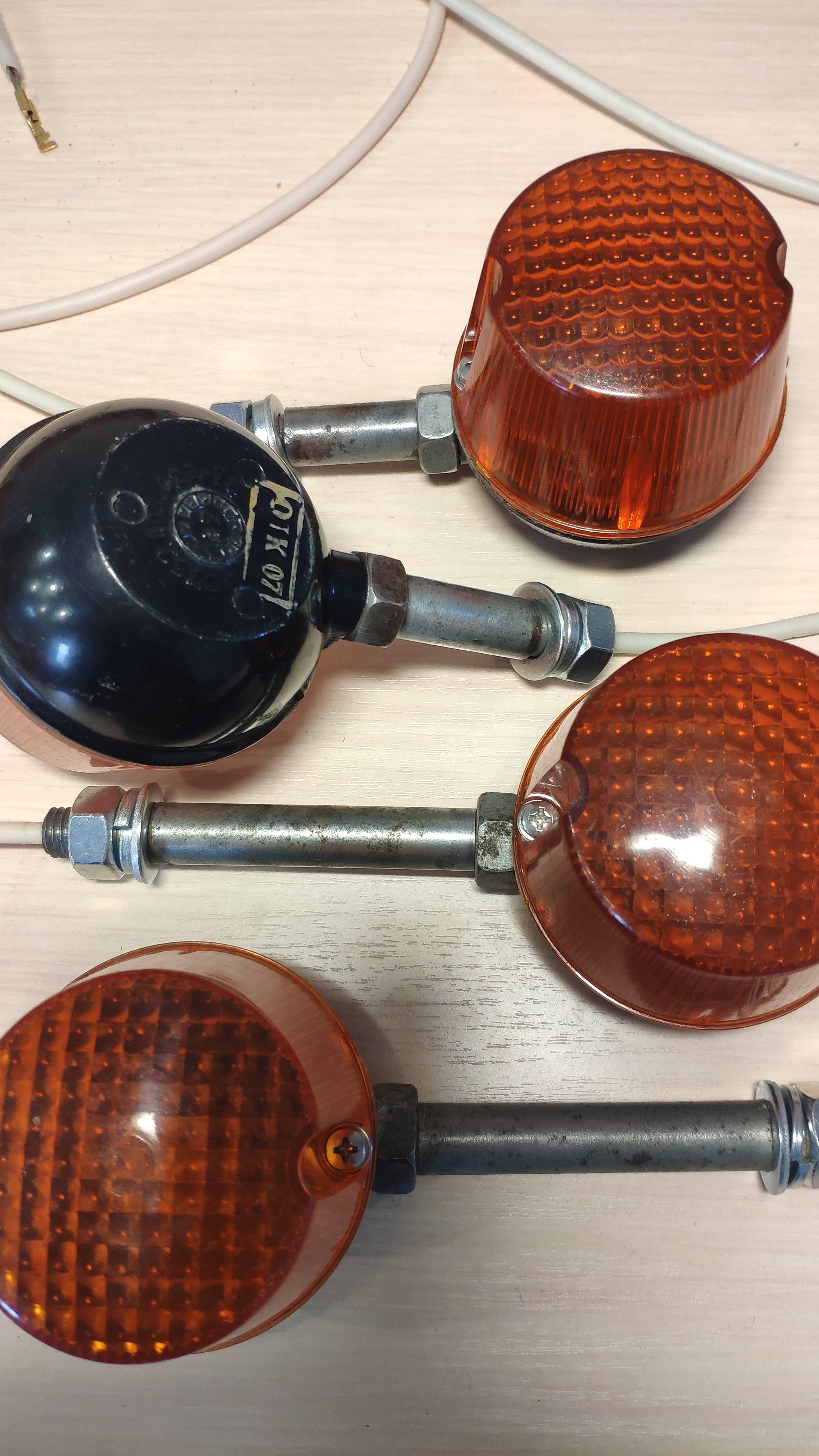 Поворотники ИЖ с разными стеклами и основами смотреть онлайн