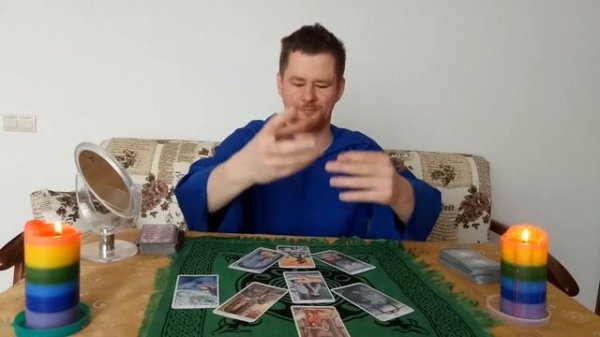 ТАРО прогноз для Козерога на май( карьера и отношения)