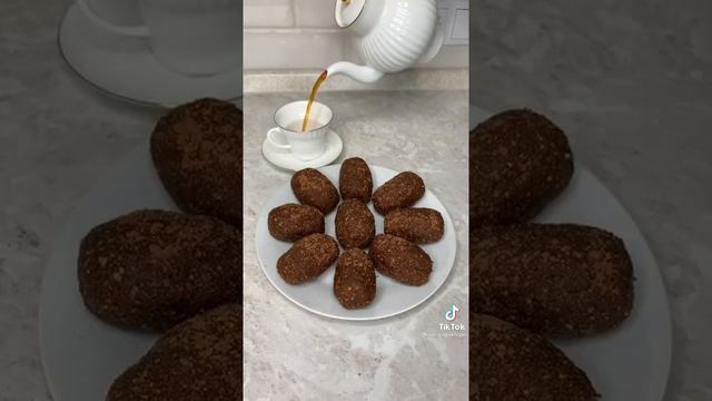 Советское пироженое картошка #shorts #вкусно #рецепты #вкуснаяеда #тикток #обжор #сладости смотреть онлайн