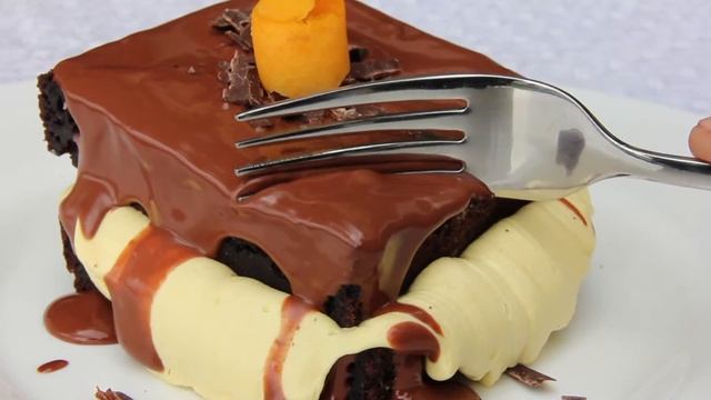 Vegan chocolate cake with pumpkin whipped cream смотреть онлайн