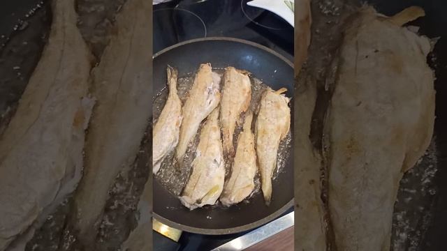 Жарю рыбу Путассу!!! 🌿 смотреть онлайн