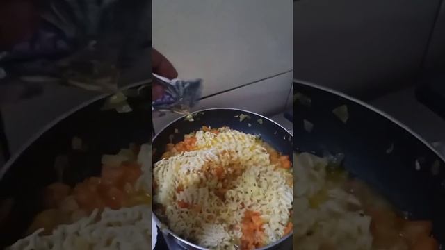 Tadka Maggi | How to make Maggi | Maggi recipe #shorts #recipevideo смотреть онлайн