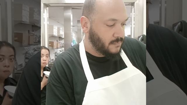Foreign Reaction to Burger Steak смотреть онлайн