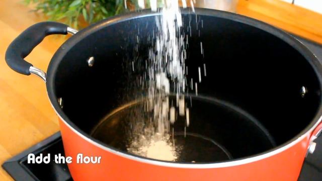 Stuffed Pepper with Tomato Sauce (Töltött paprika) смотреть онлайн