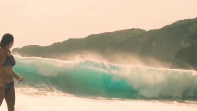 Coldplay & RAFO
Adventure Of A Lifetime смотреть онлайн