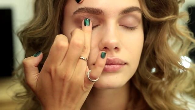 Катя Махлай и яркие губы смотреть онлайн