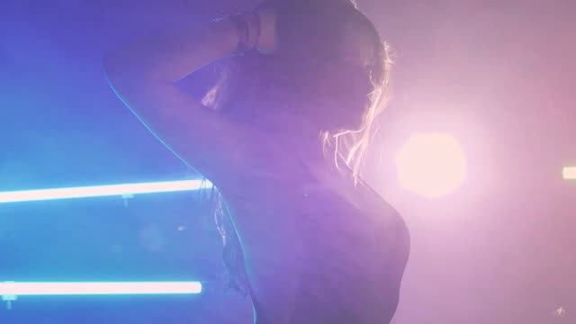 Ian Storm - White Rabbit (Lyrics)