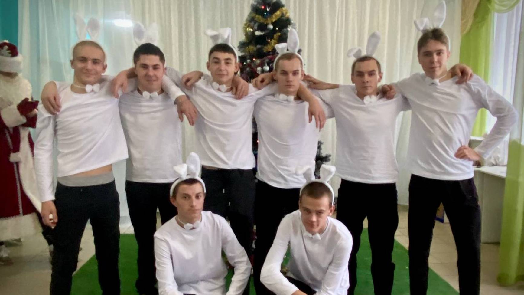 Мальчики-зайчики смотреть онлайн